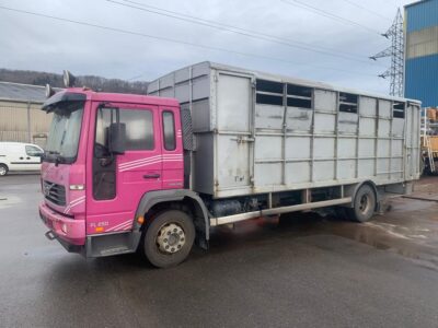 Camion transport des chevaux VOLVO FL6H 250 4X2