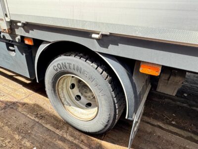 Camion pont bâché VOLVO FLL290 4X2R