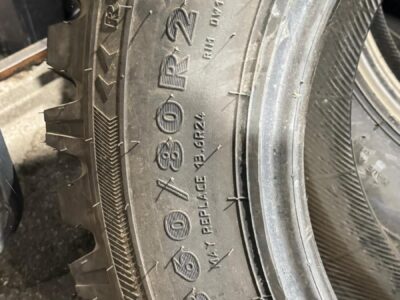 4 Pneus 360/80/R24