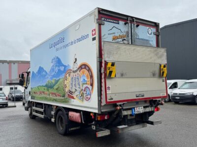 Voiture de livraison Renault Midlum 220-10