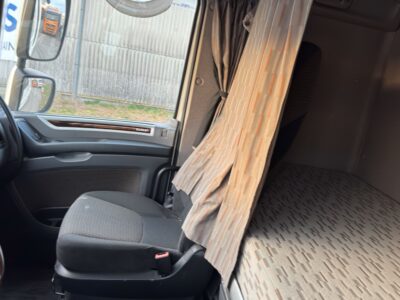 DAF XF 460 6X2 TRACTEUR à SELLET