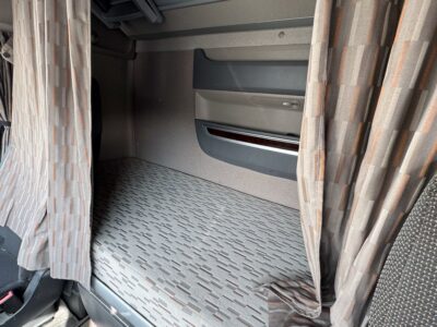 DAF XF 460 6X2 TRACTEUR à SELLET
