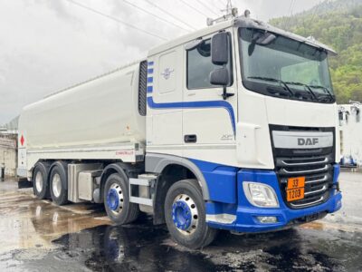 Camion à citerne carburants
