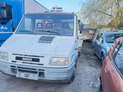 Camion avec grue
