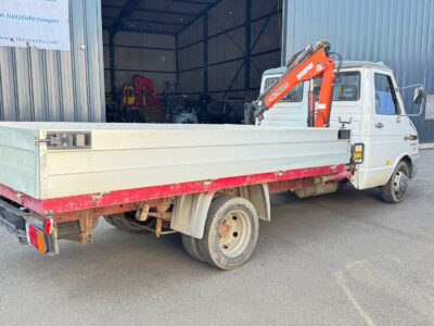 Camion avec grue