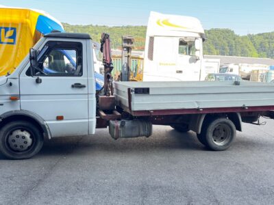 Camion avec grue