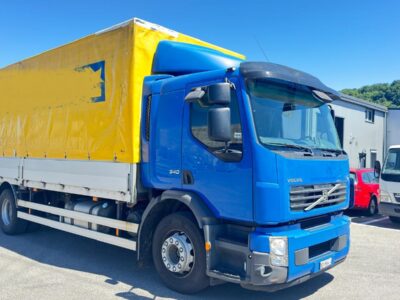 Camion pont bâché