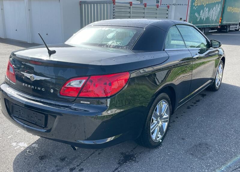 Voiture Chrysier Sebring LTD-2011