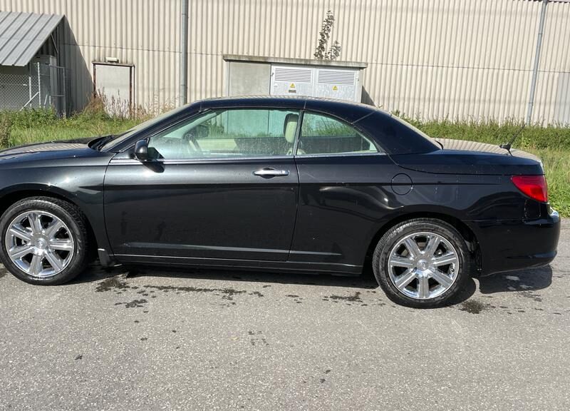 Voiture Chrysier Sebring LTD-2011