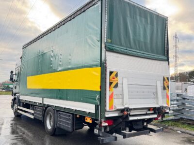 Camion pont bâché SCANIA R440-2013