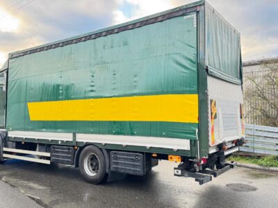 Camion pont bâché SCANIA R440-2013