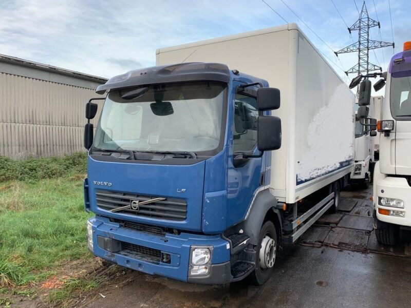VOLVO FL240 CAISSE -2012