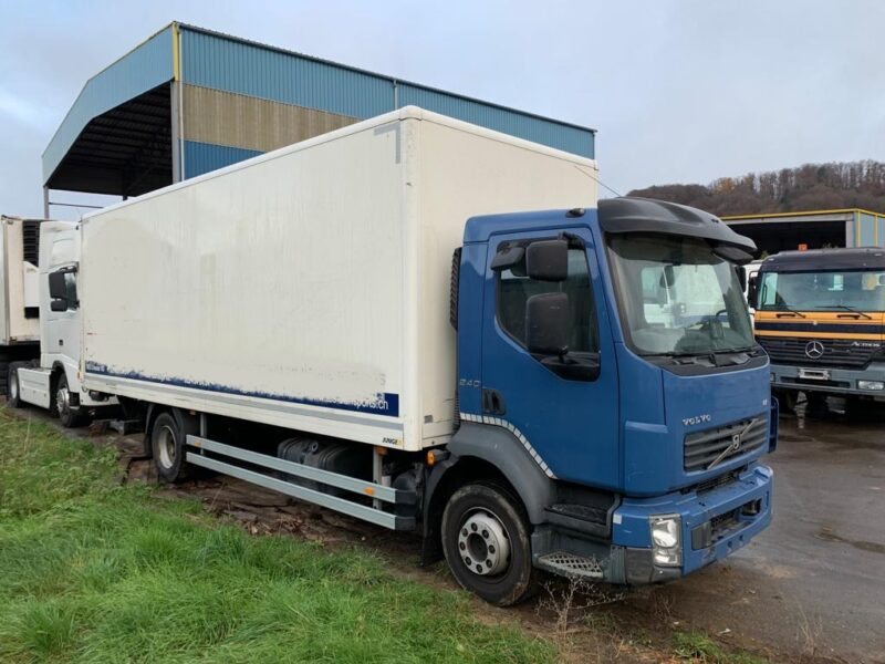 VOLVO FL240 CAISSE -2012