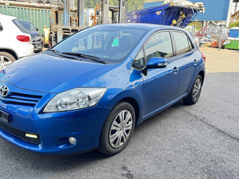 TOYOTA AURIS 1.6-2010