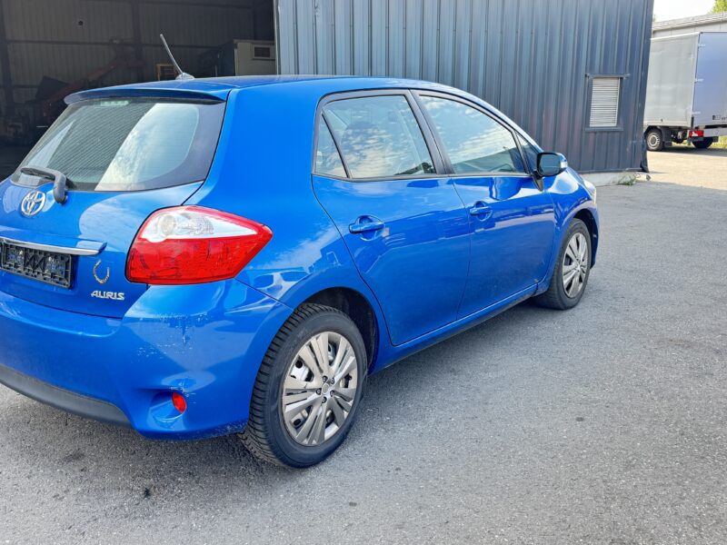 TOYOTA AURIS 1.6-2010
