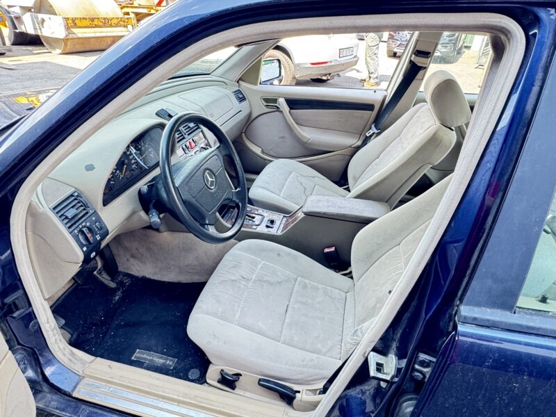 Mercedes-Benz C180-2000