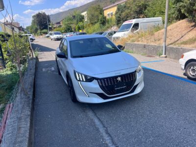 PEUGEOT 208 2021
