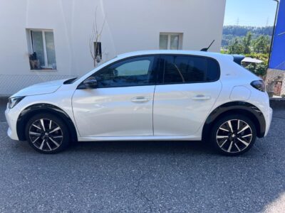 PEUGEOT 208 2021